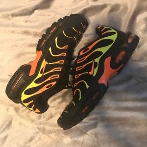Nike Air Max Plus Black Volt Total Orange